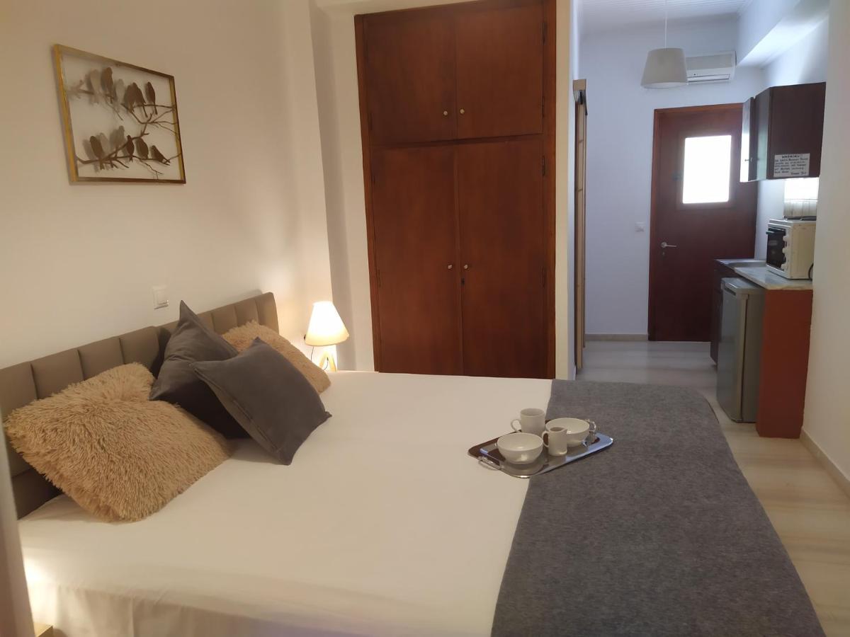 Aronis Apartments Беницес Екстериор снимка