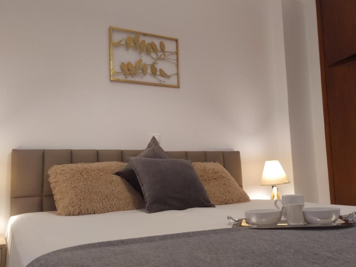 Aronis Apartments Беницес Екстериор снимка
