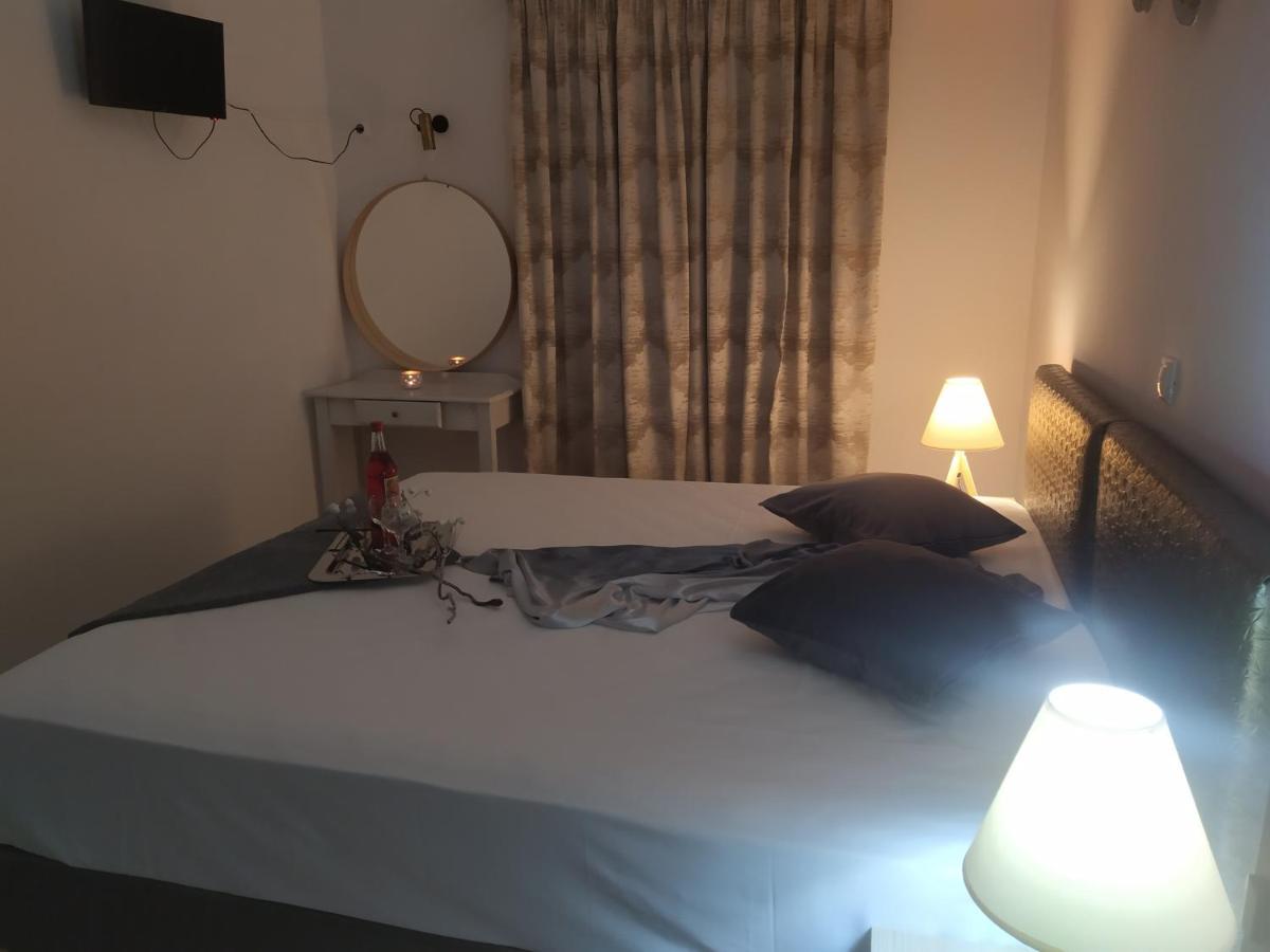 Aronis Apartments Беницес Екстериор снимка