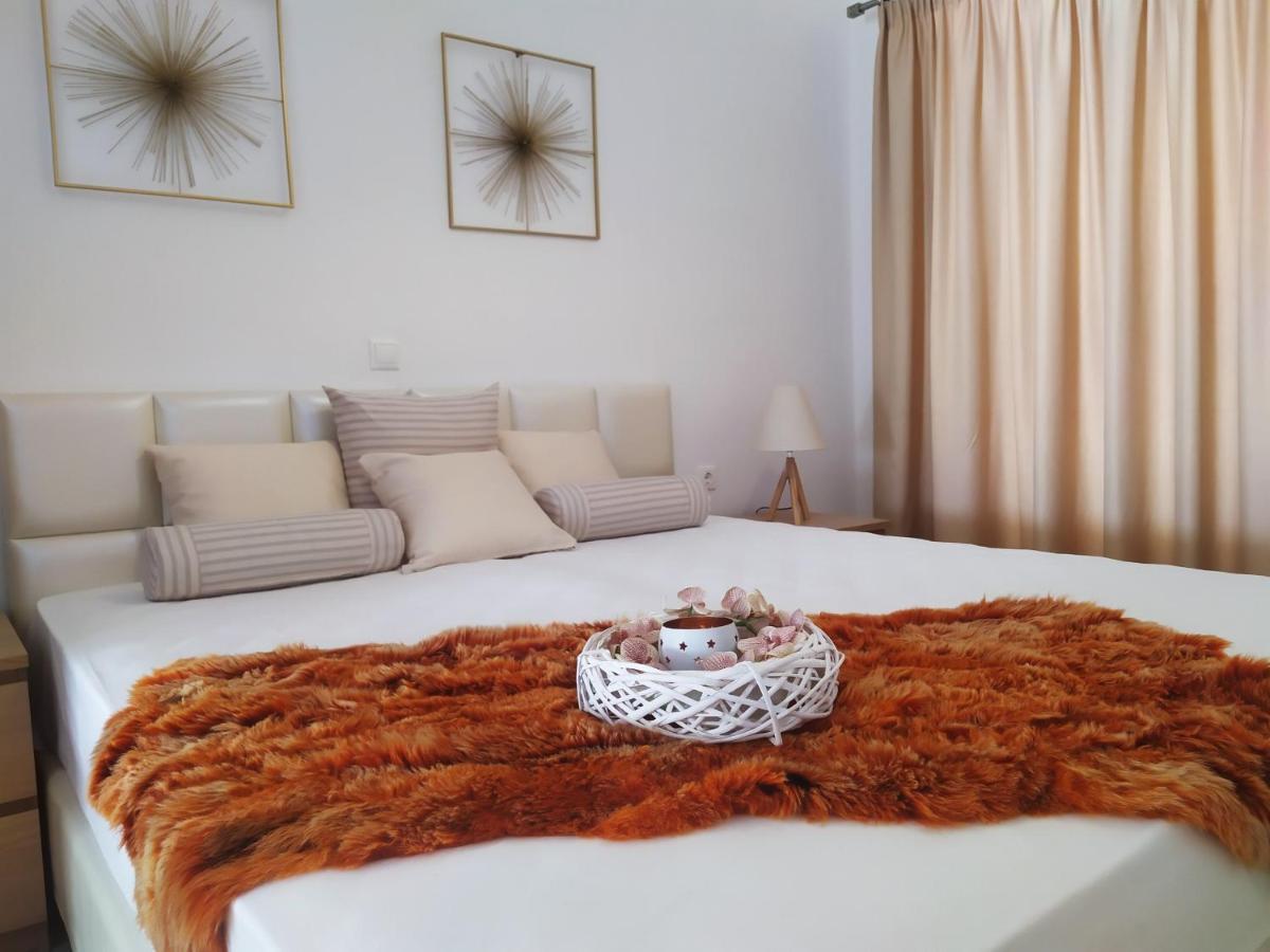Aronis Apartments Беницес Екстериор снимка