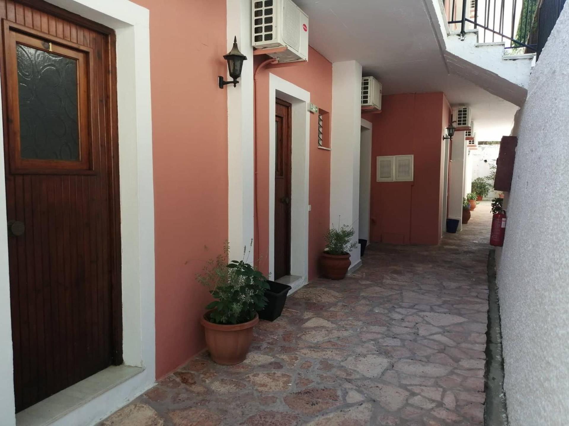 Aronis Apartments Беницес Екстериор снимка