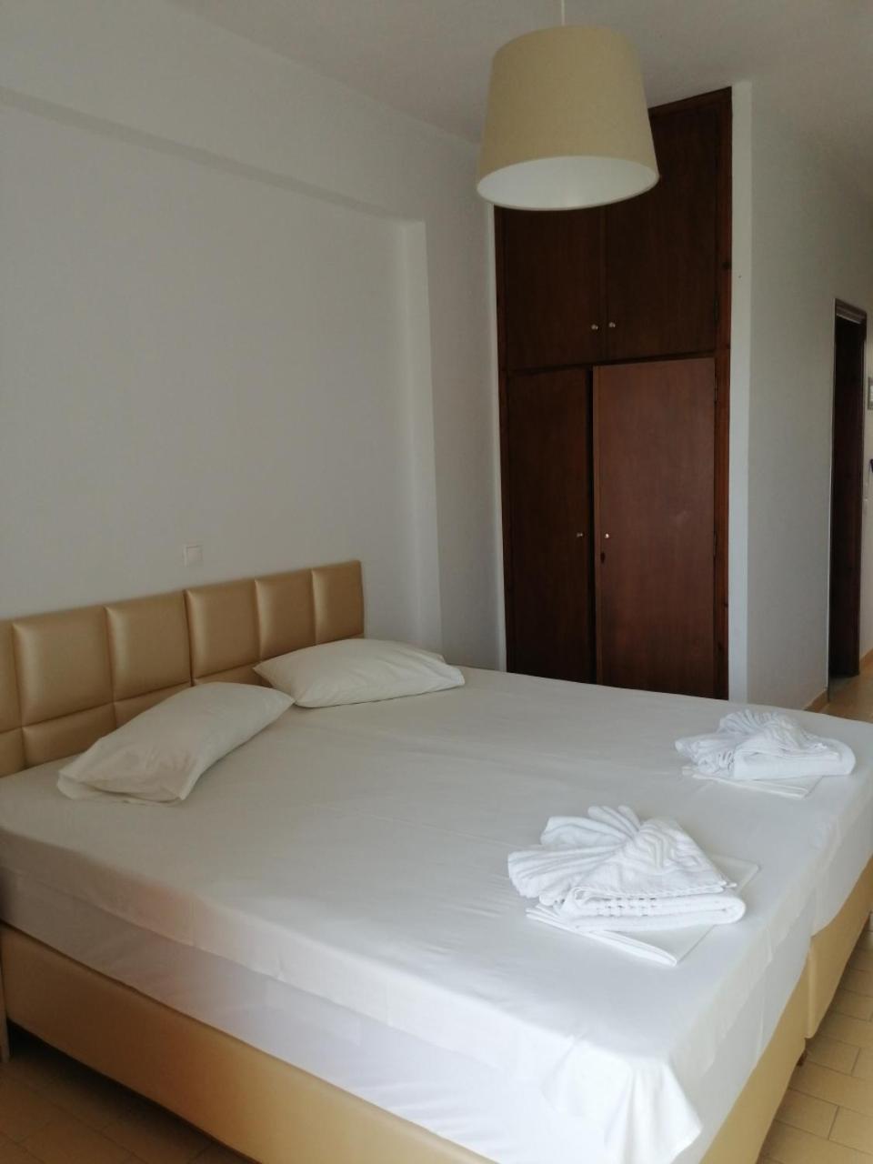 Aronis Apartments Беницес Екстериор снимка