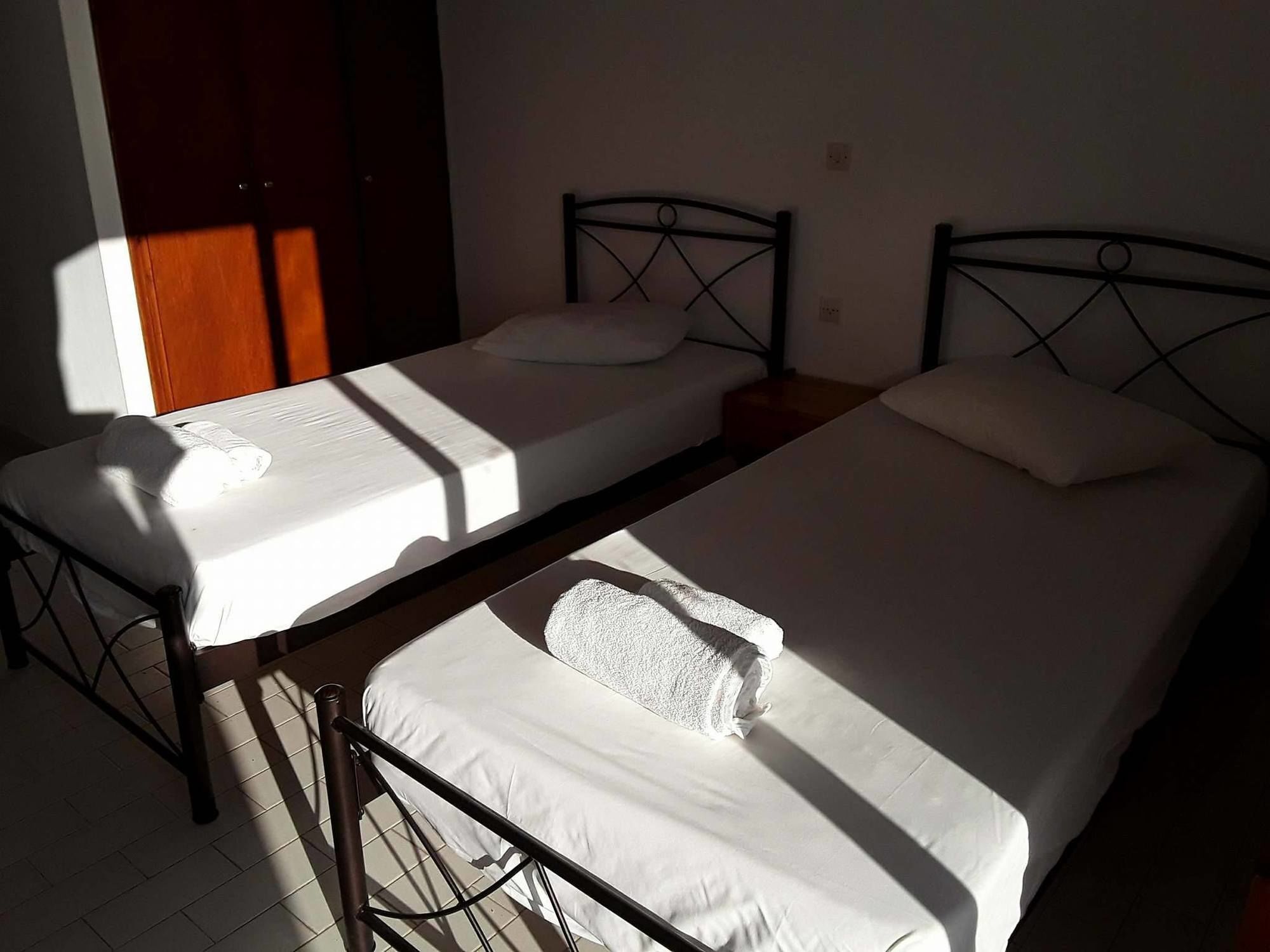 Aronis Apartments Беницес Екстериор снимка